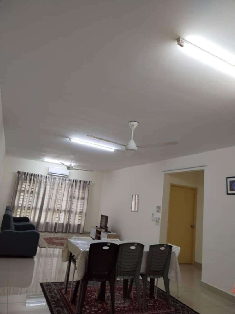 Abie'S Homestay Putrajaya Exterior photo